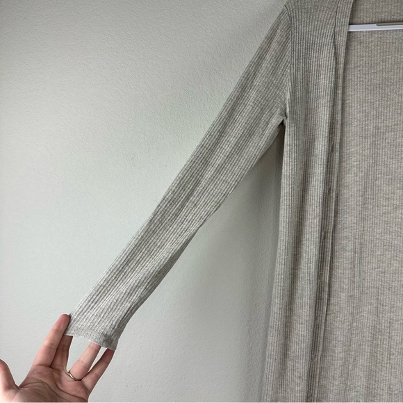 Beyond Yoga Gray Beige Long Sleeve Long Button Front Lightweight Cardigan Medium - Picture 3 of 8